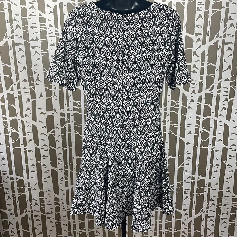 NEW Graphic Printed Fit & Flare Dress sz 10 - Picture 4 of 16